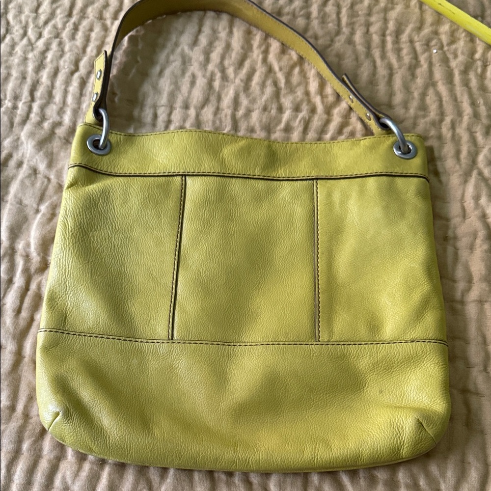 Stylish vintage Fossil Yellow Leather Shoulder Bag - Picture 5 of 6